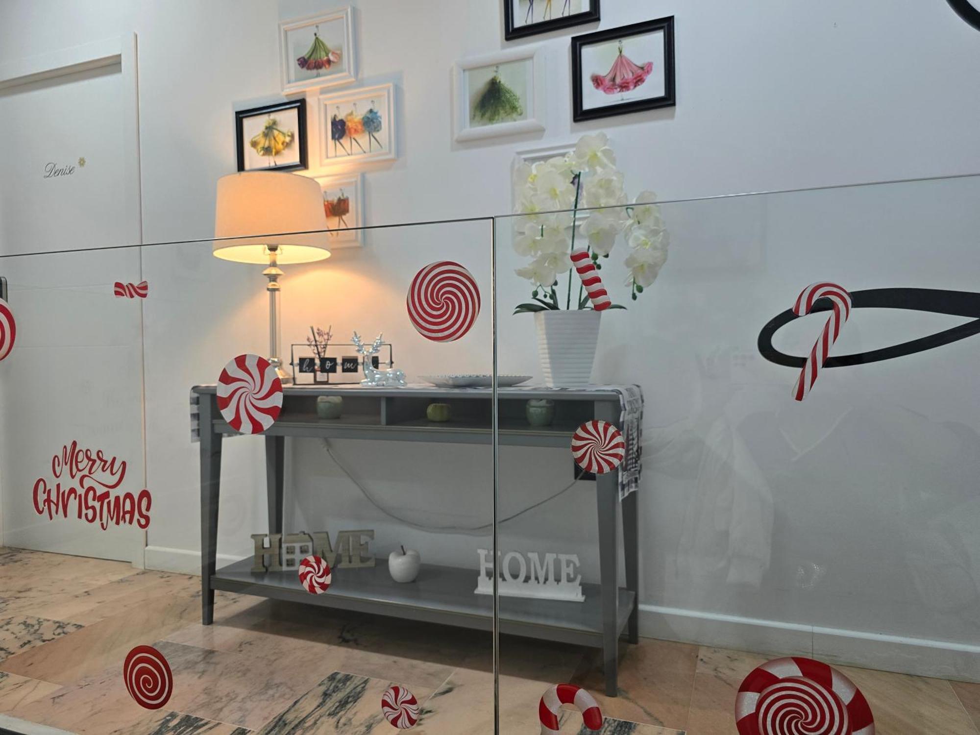 Lhome Seville Luaran gambar