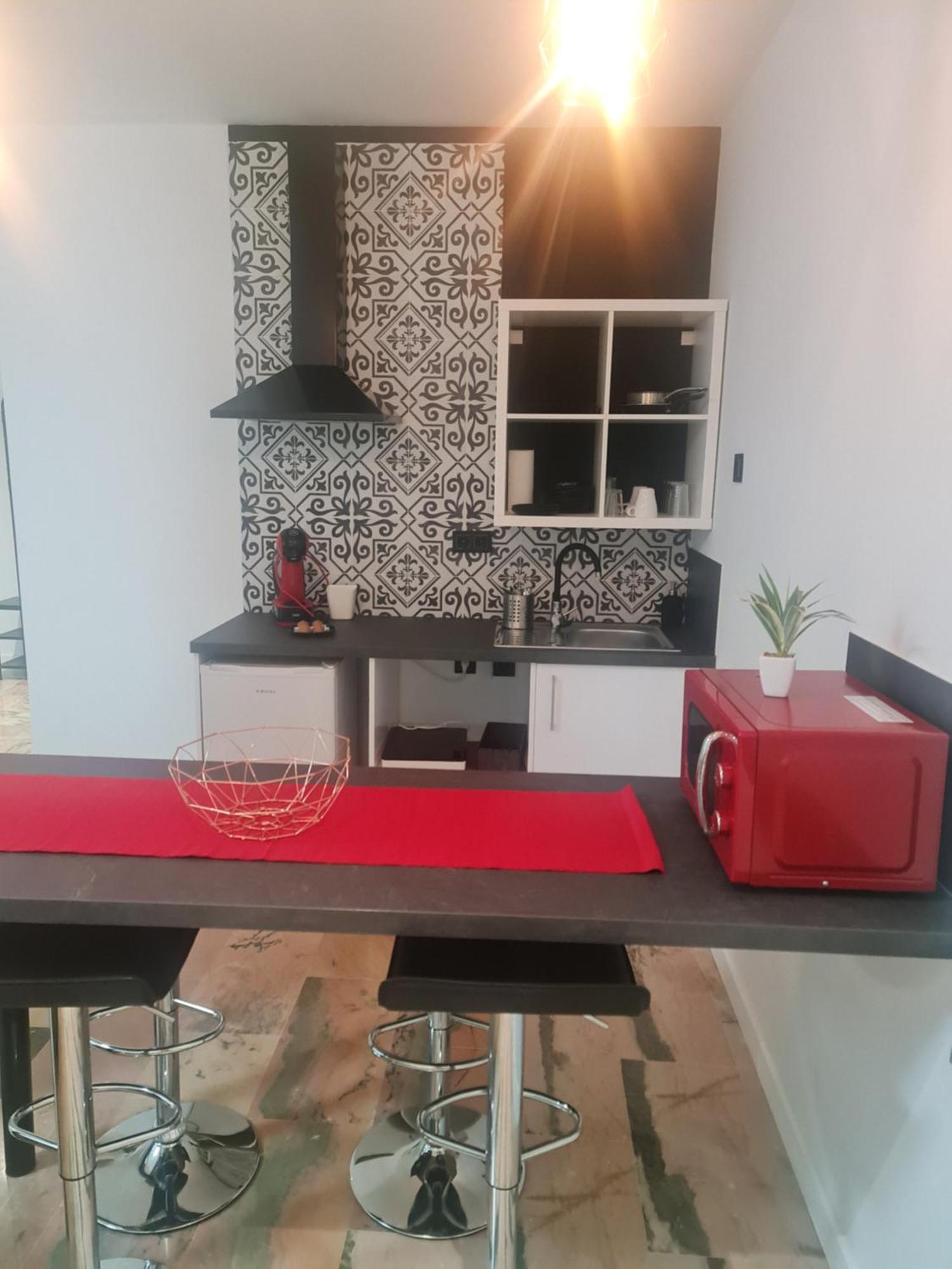 Lhome Seville Luaran gambar