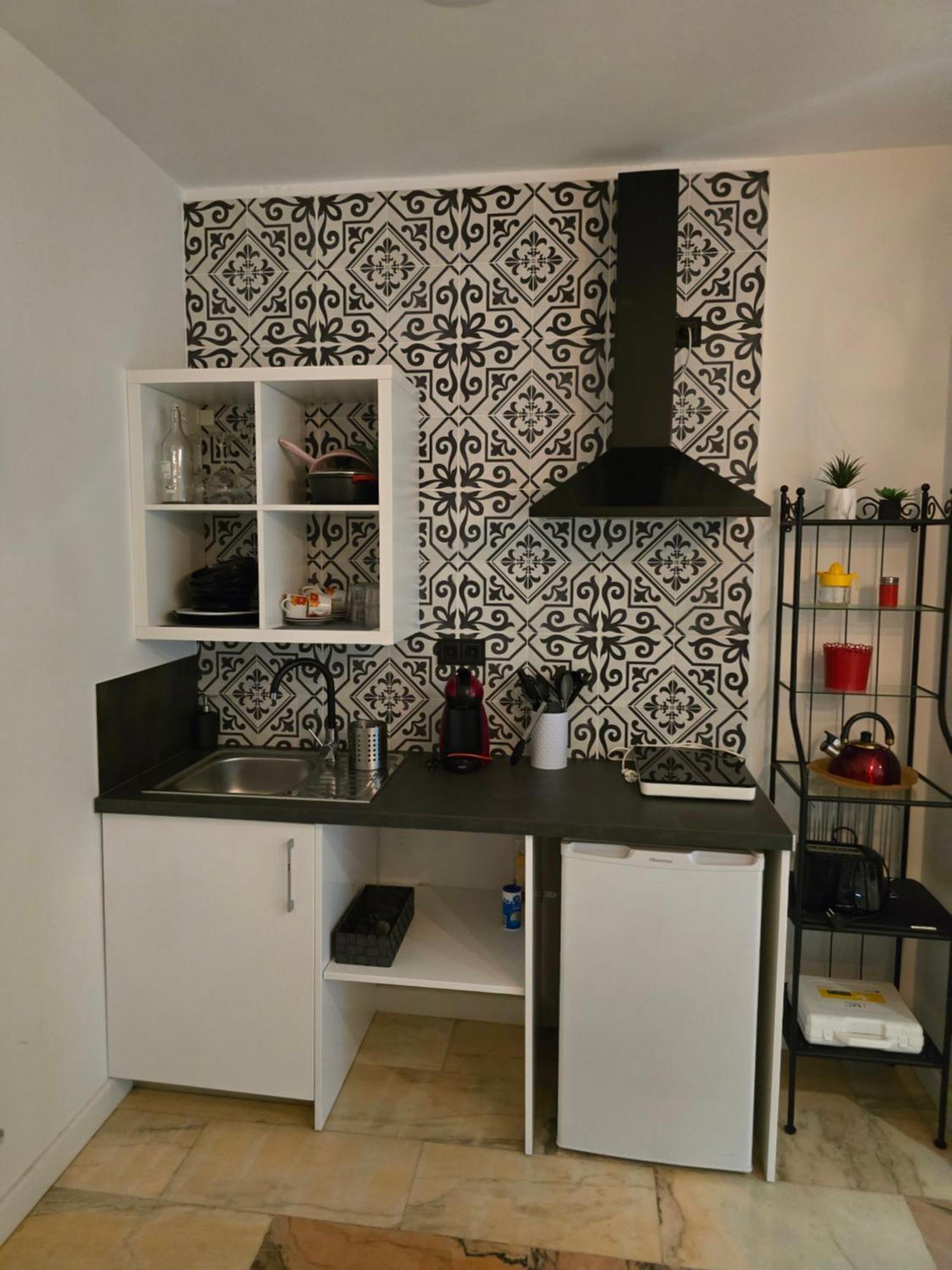 Lhome Seville Luaran gambar