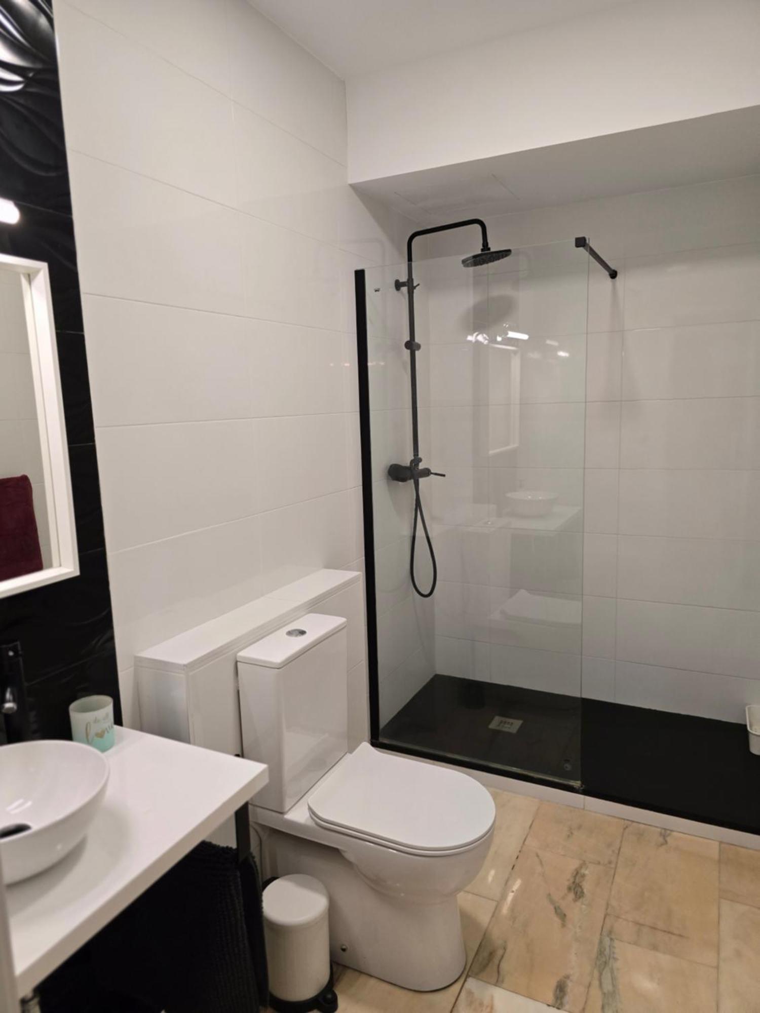 Lhome Seville Luaran gambar