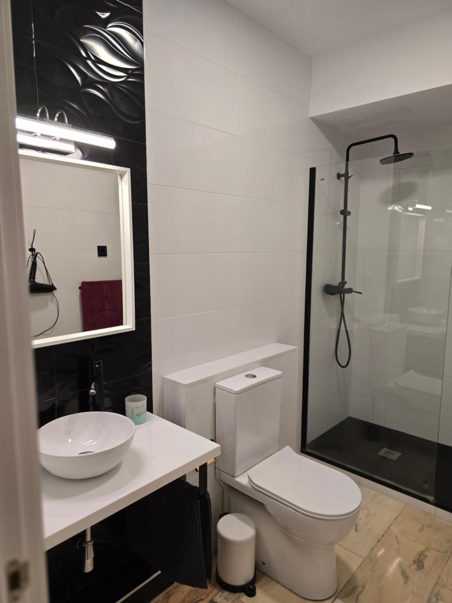 Lhome Seville Luaran gambar