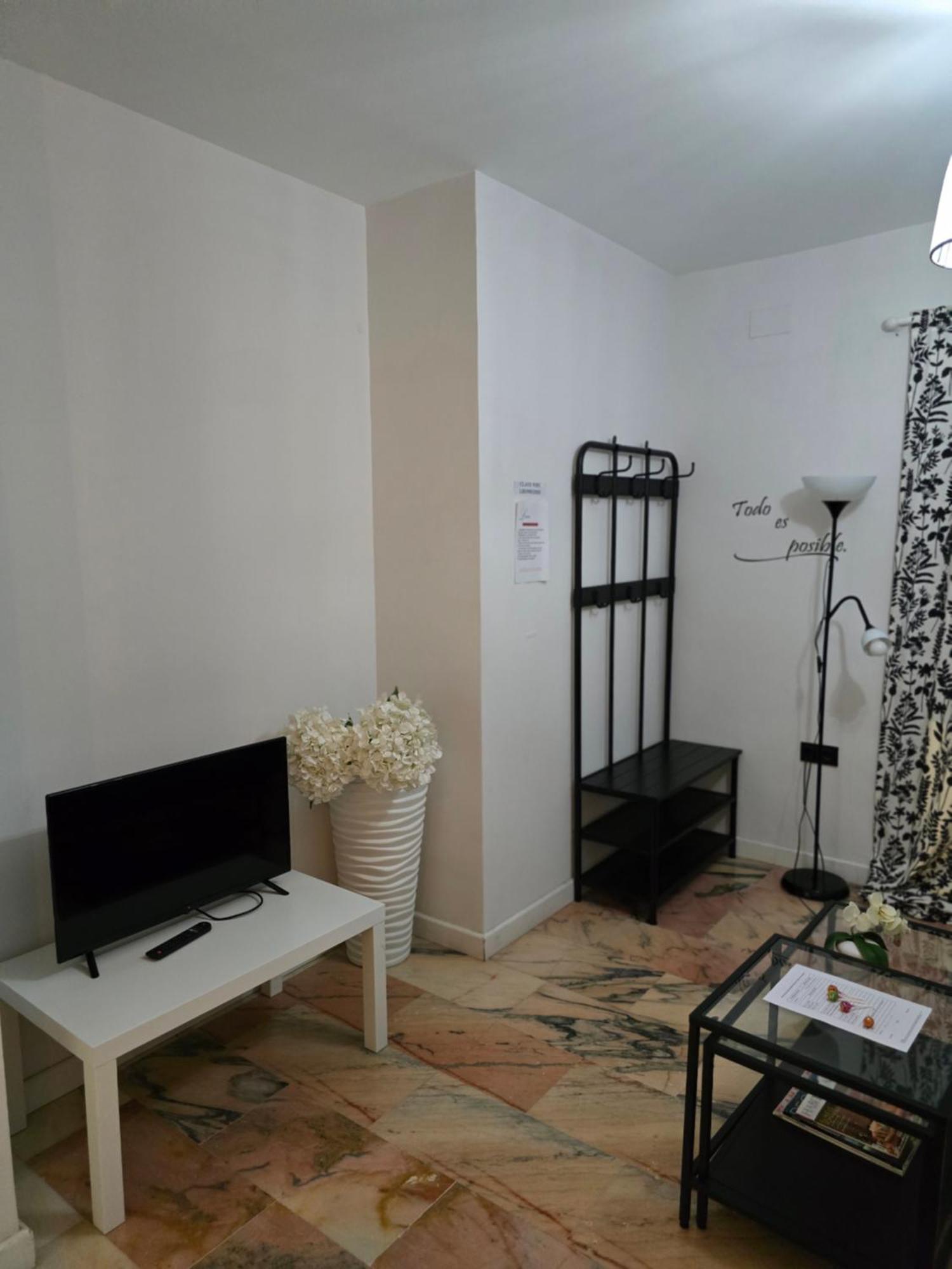 Lhome Seville Luaran gambar