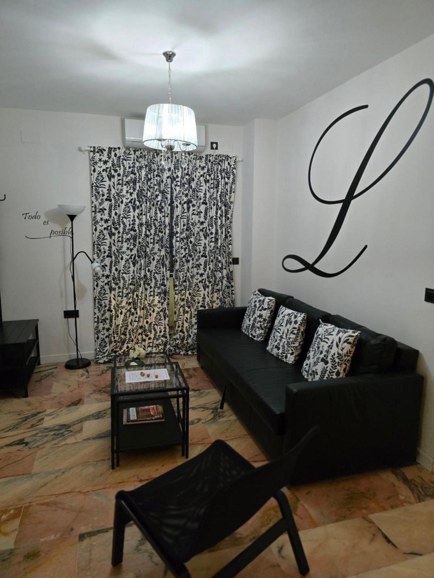 Lhome Seville Luaran gambar