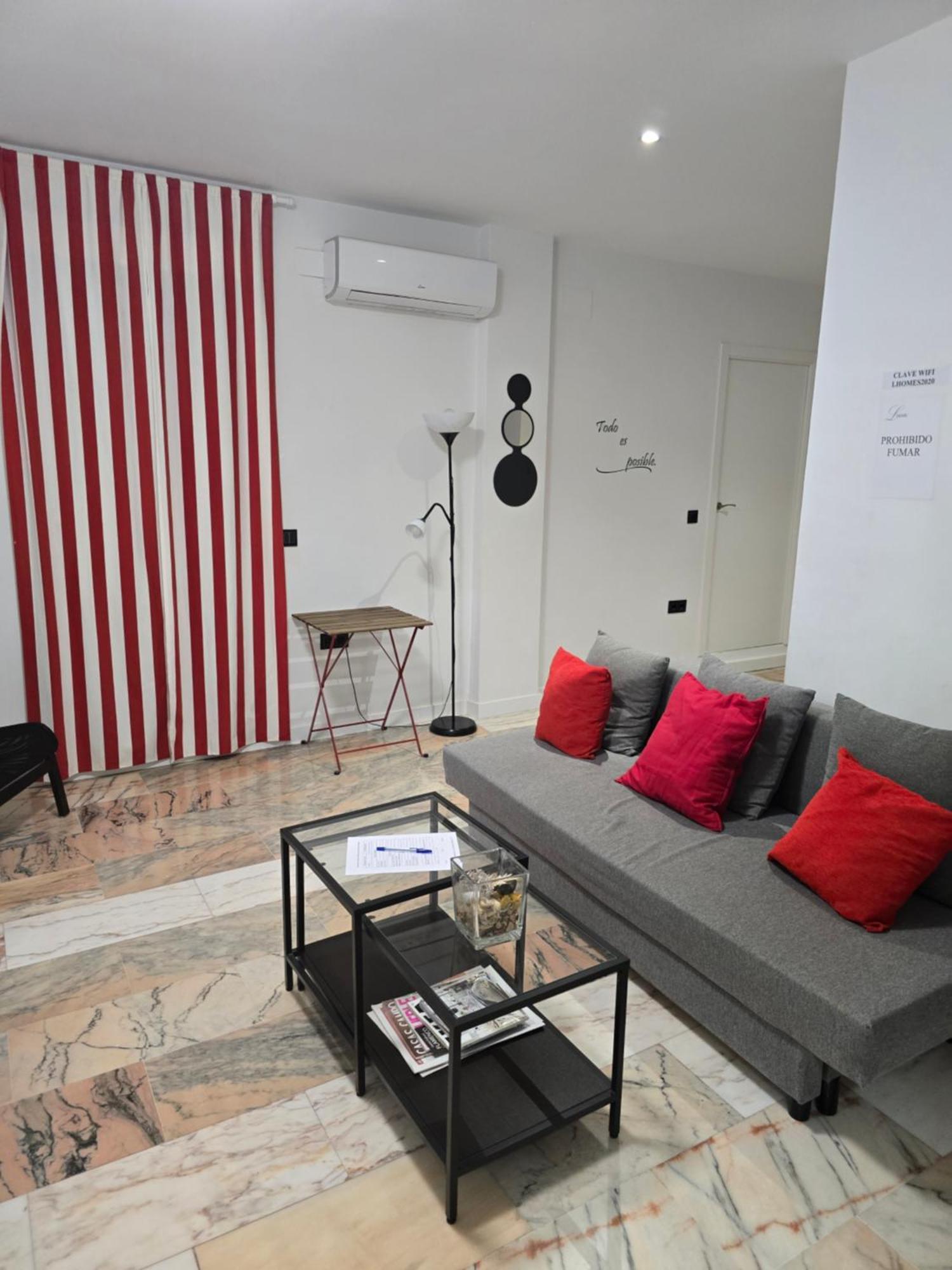 Lhome Seville Luaran gambar