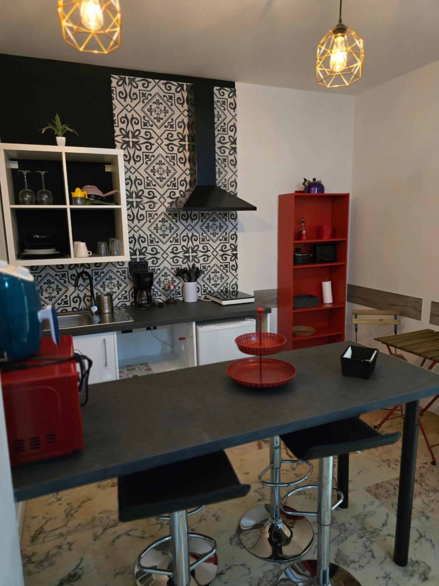 Lhome Seville Luaran gambar