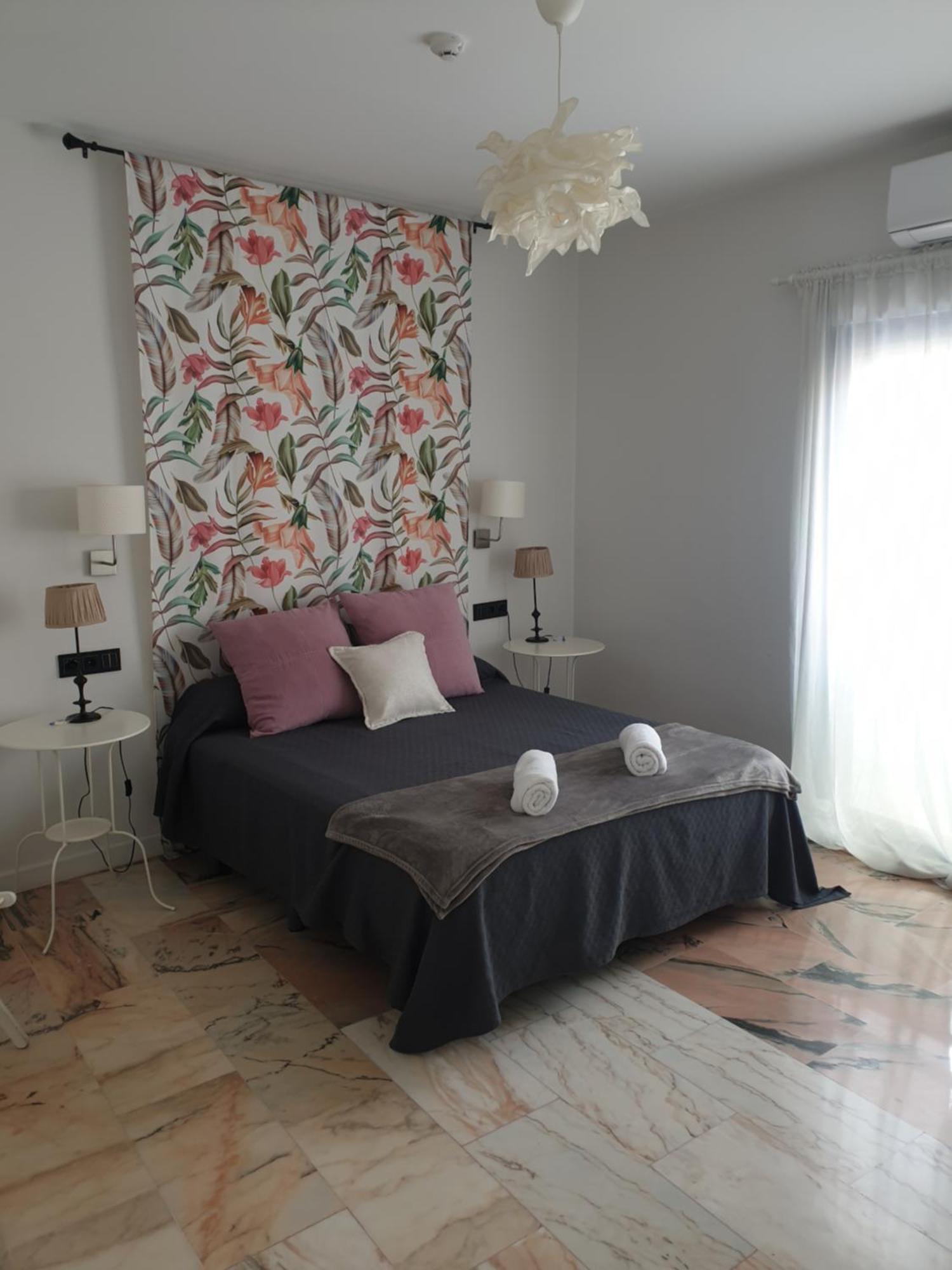 Lhome Seville Luaran gambar